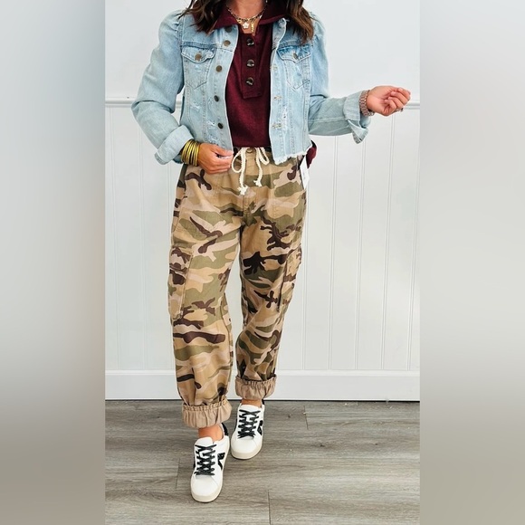 NWOT Cargo Camo pants - Picture 6 of 14